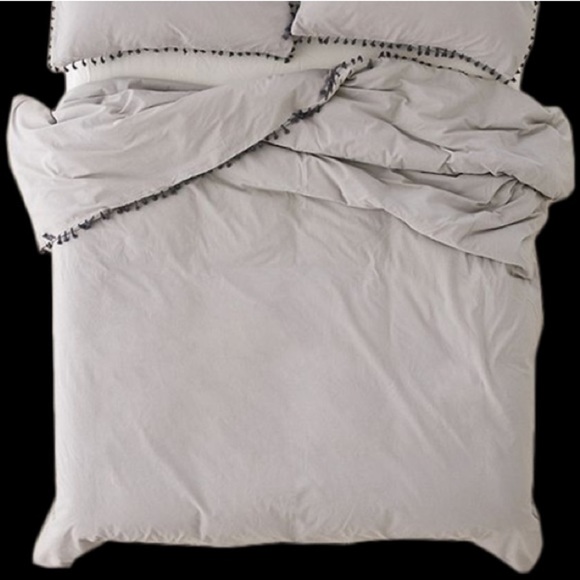 NWOT Urban Outfitters Washed Cotton Tassel Duvet Cover Full/Queen Gray - Picture 2 of 4